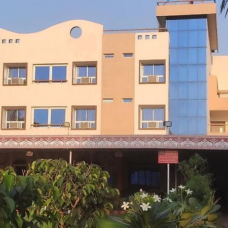Hotel Ruchishree Garden Ujjain Esterno foto