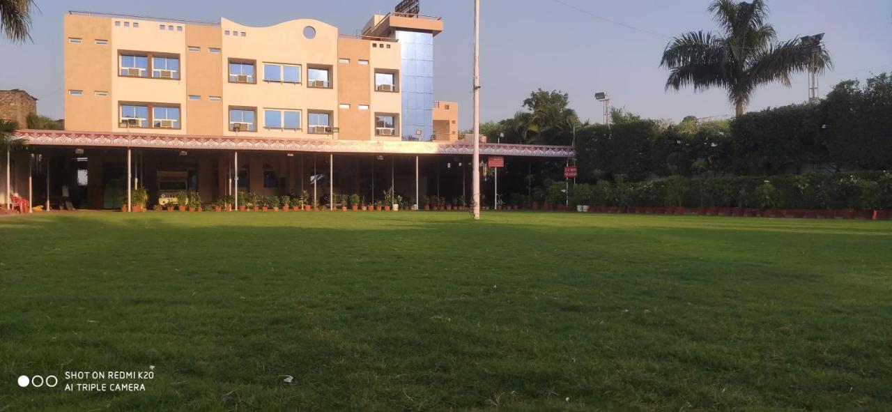 Hotel Ruchishree Garden Ujjain Esterno foto