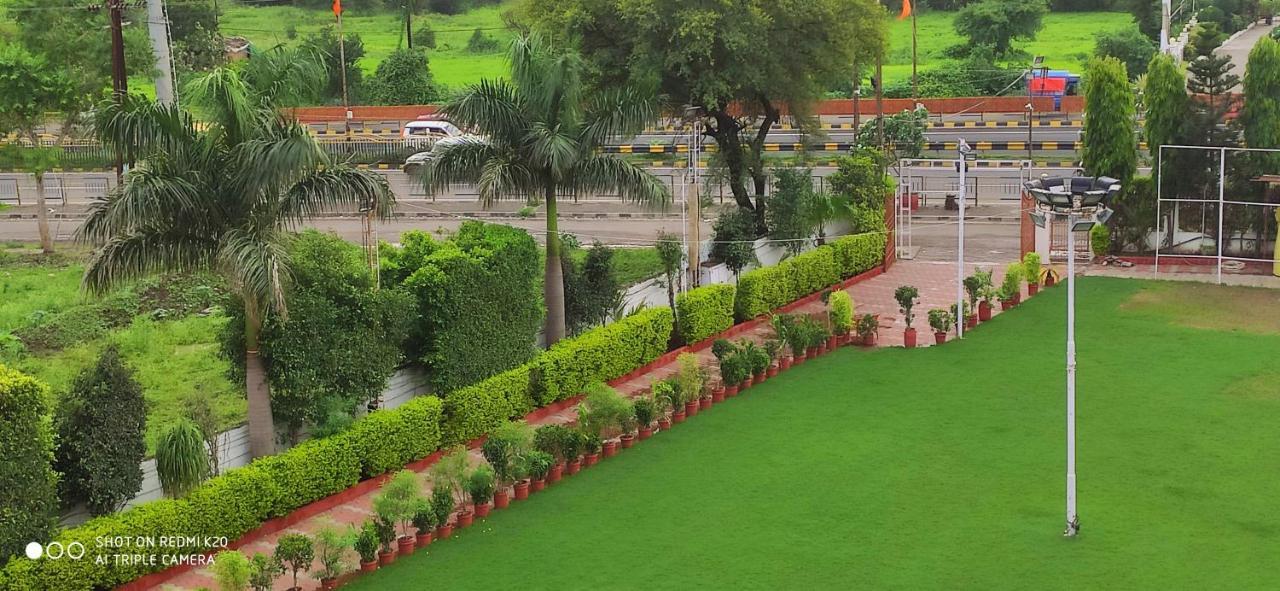 Hotel Ruchishree Garden Ujjain Esterno foto