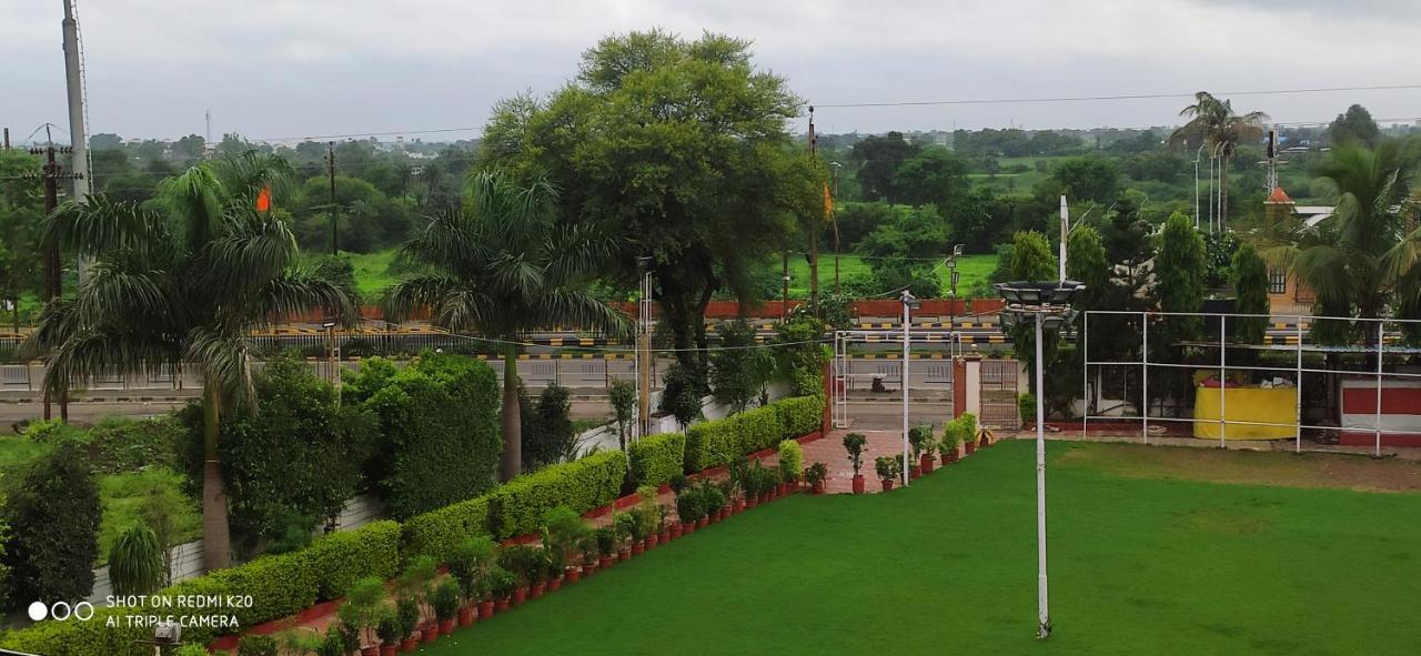 Hotel Ruchishree Garden Ujjain Esterno foto