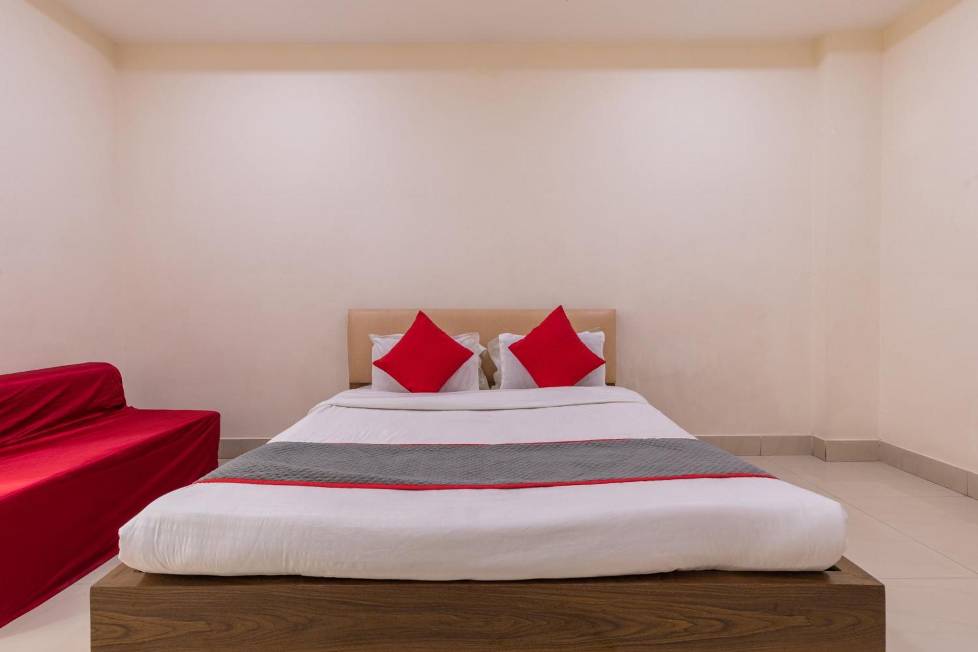 Hotel Ruchishree Garden Ujjain Esterno foto