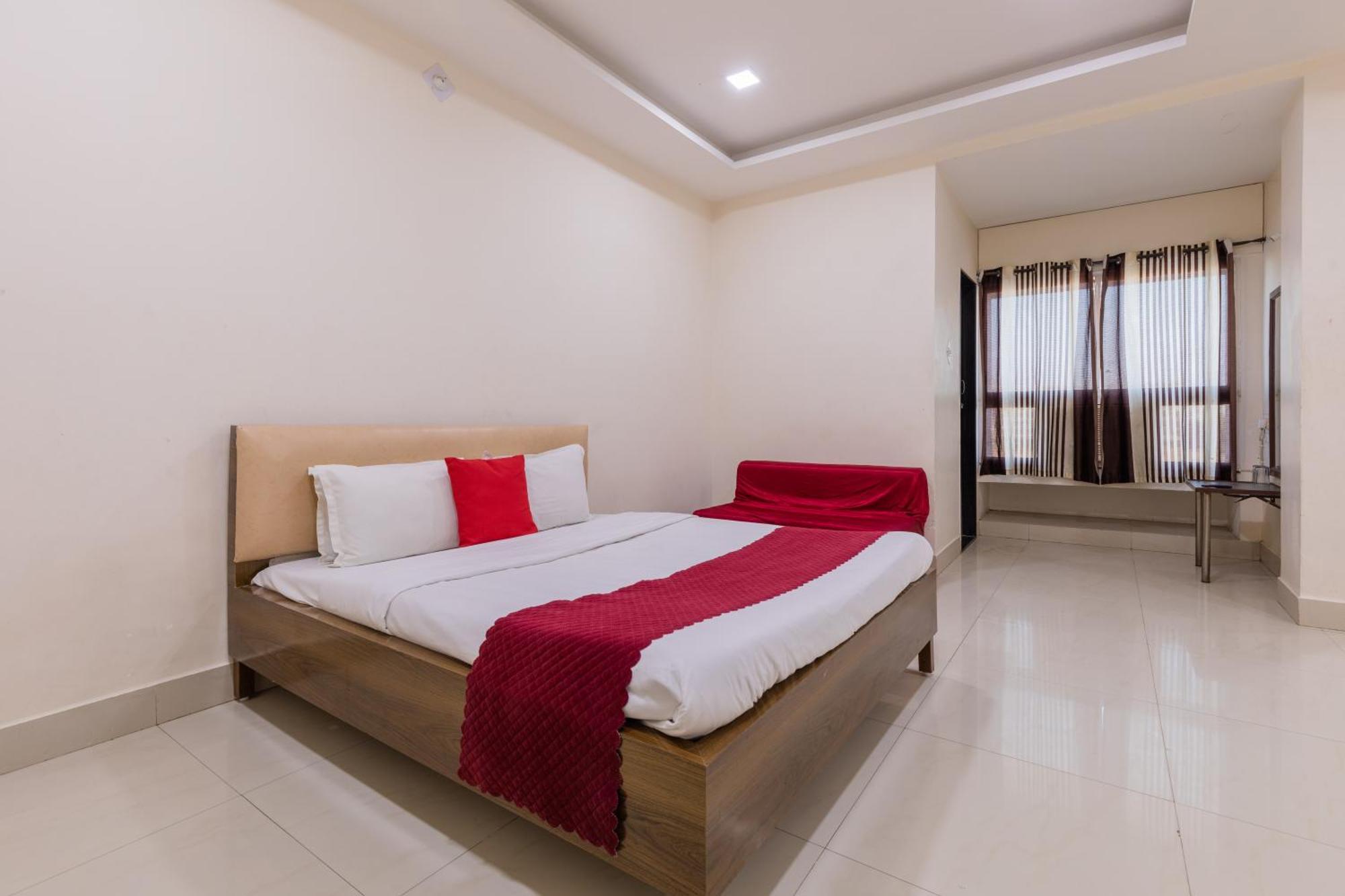 Hotel Ruchishree Garden Ujjain Esterno foto