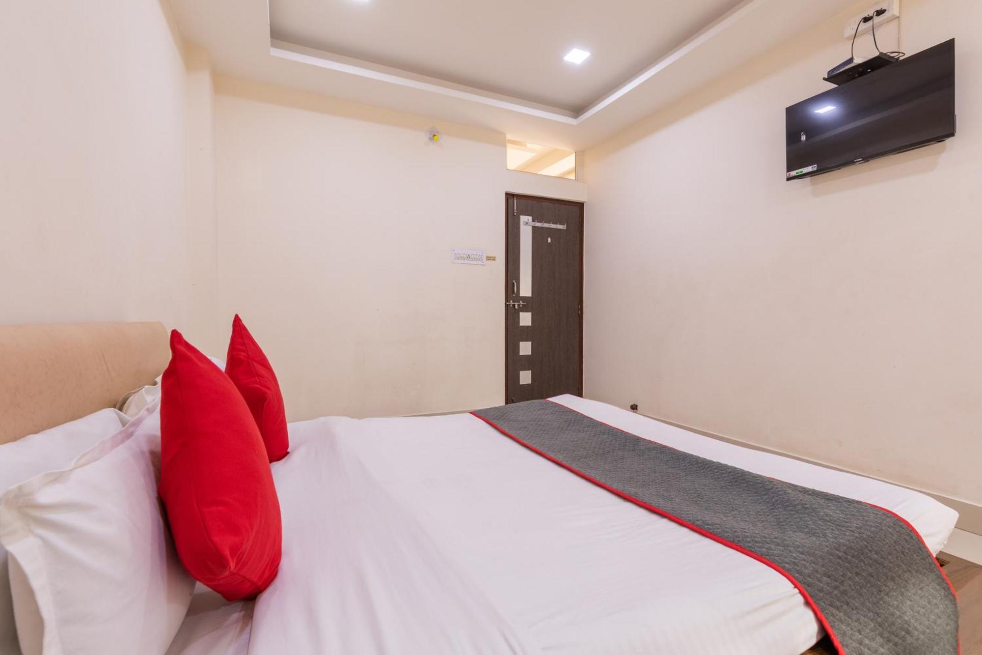 Hotel Ruchishree Garden Ujjain Esterno foto